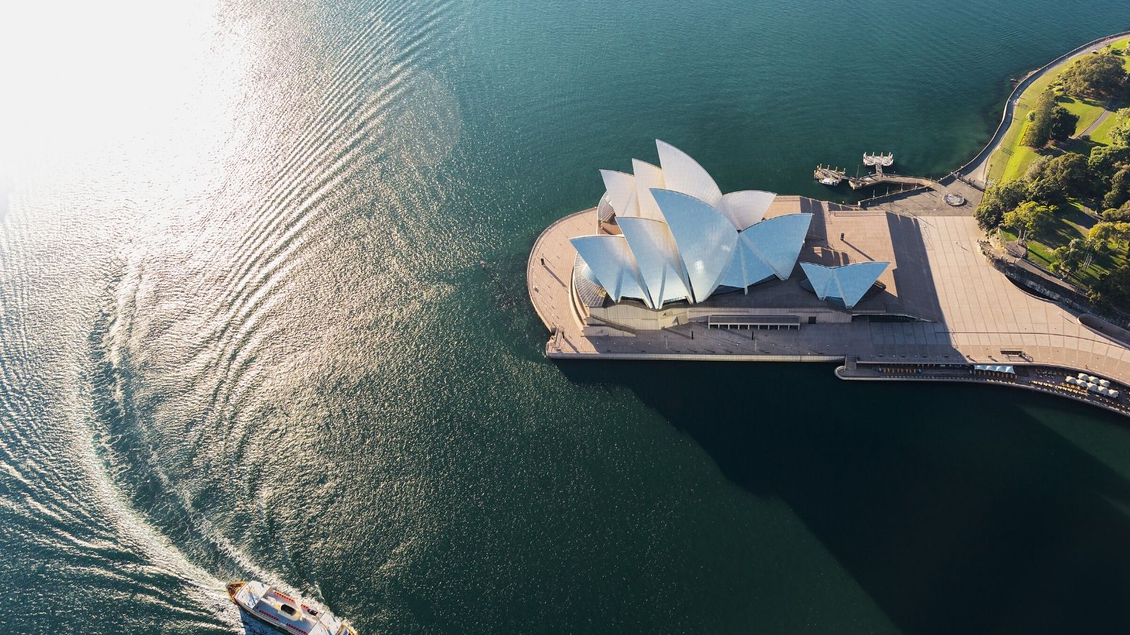 (c) Sydneyoperahouse.com