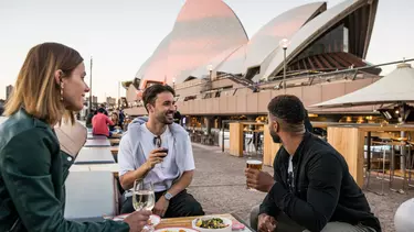 opera house tour guide