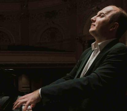 Alexander Gavrylyuk plays the piano.