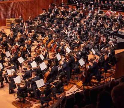 Simone Young conducts the Sydney Symphony Orchestra.