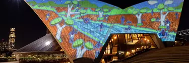 Badu Gili: wonder women art projects on the sails of Sydney opera house.